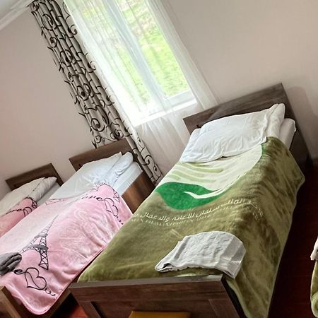 Ciuri's Guesthouse Zhabeshi Eksteriør billede