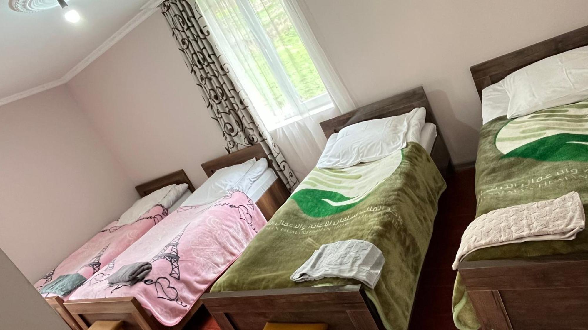 Ciuri's Guesthouse Zhabeshi Eksteriør billede